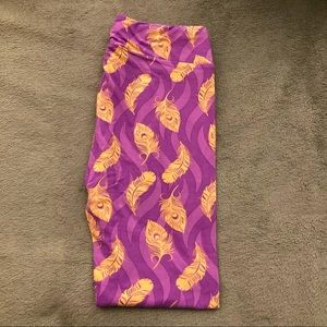 🎁🎁  $    for  $    🎁🎁 NWOT LuLaRoe Purple/Pink/Tan Feather Leggings
